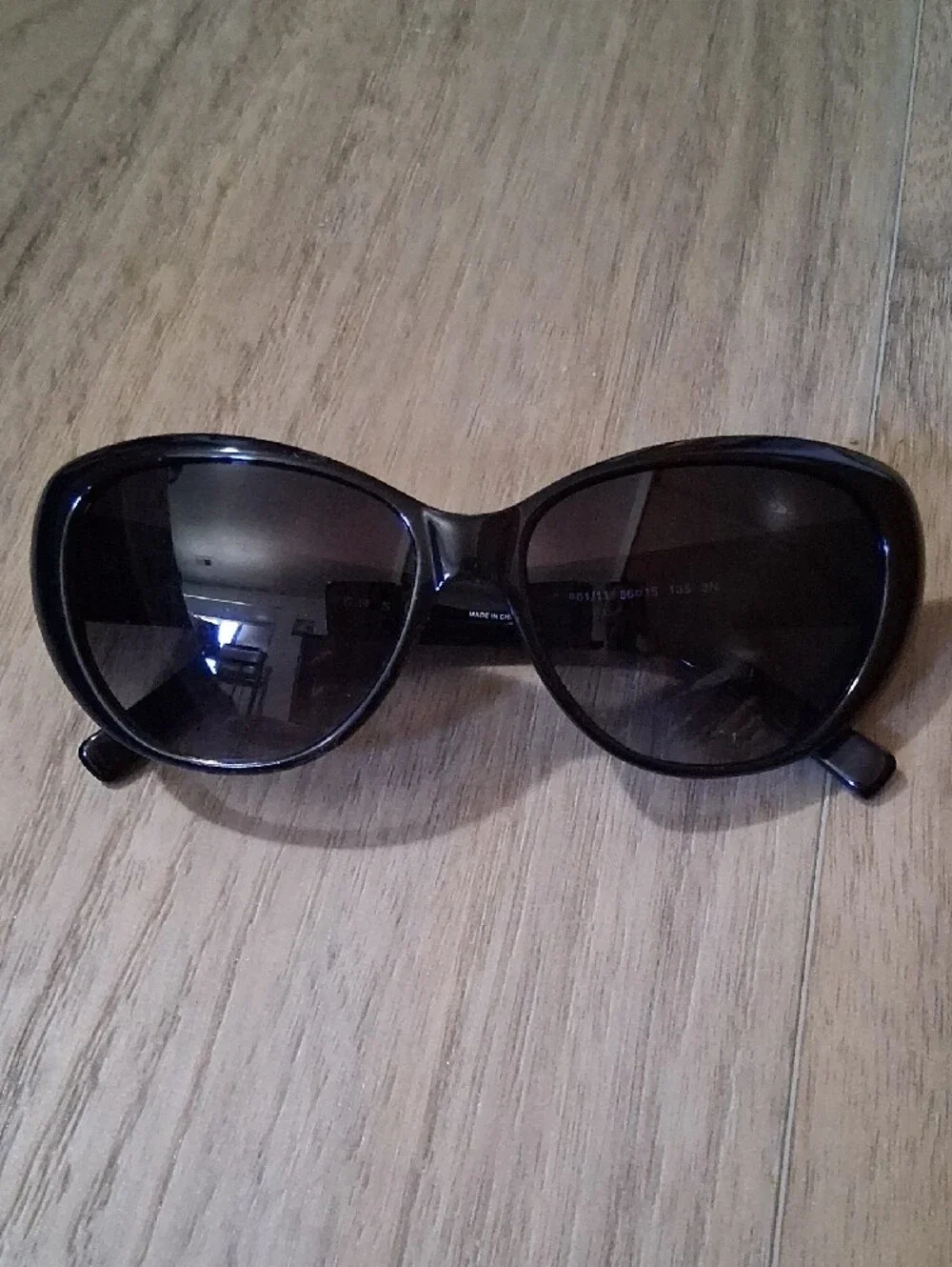 Tory Burch Black Cat-Eye Sunglasses with Gold Logo